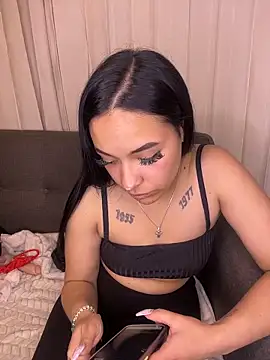 cristal__violetaa 现场XXX聊天