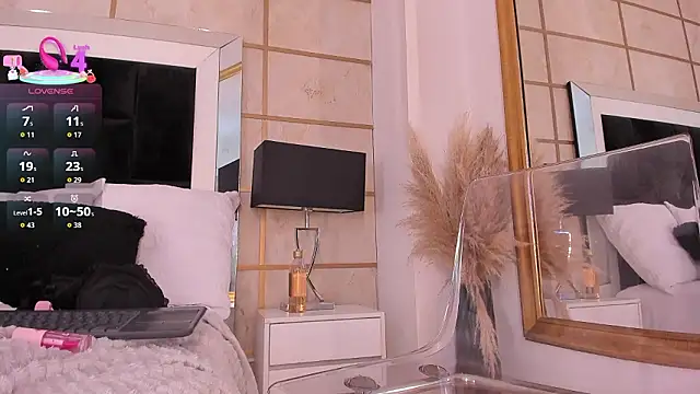 RoxyLior's Live XXX Chat