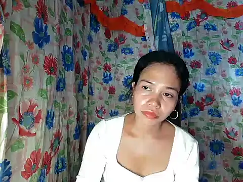 XXX chat uživo modela PinaySkinnyGirl