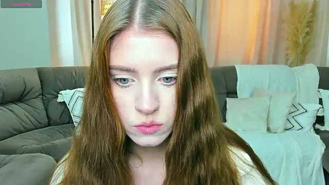 Erica_Kiss Adlı Modelin Canlı XXX Sohbeti