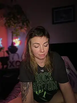 MarlaFknSinger Show in webcam