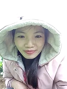 ngan-cute Adlı Modelin Canlı XXX Sohbeti