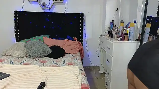 charlotte_077's Live XXX Chat