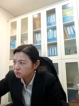 ialnuyoa_h Adlı Modelin Canlı XXX Sohbeti