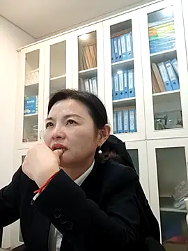 ialnuyoa_h Obrolan Langsung XXX