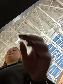 VineraSweet Adlı Modelin Canlı XXX Sohbeti