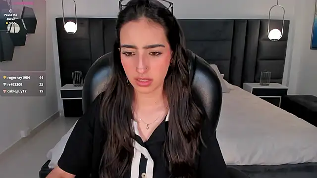 LarisaSmirnov's Live XXX Chat