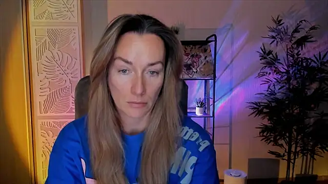 RebeccaMartinez 即時 XXX 聊天