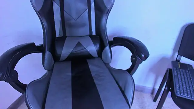 Bennet-Gray 웹캠 쇼