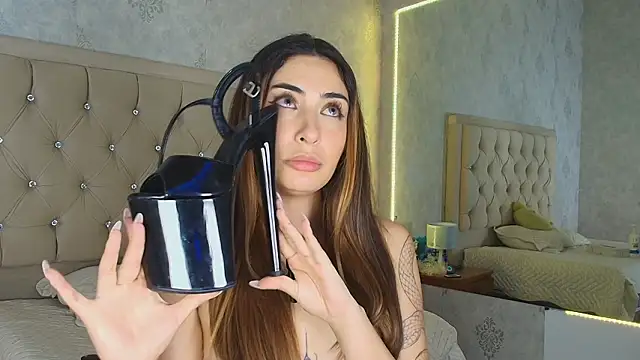 nini_love01 élő XXX-chatje