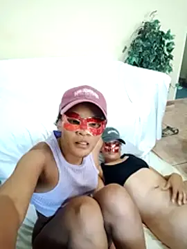 Онлайн чат XXX CaramelLesbianFemmXXX25