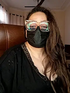 SEXY-Sardarni Adlı Modelin Canlı XXX Sohbeti