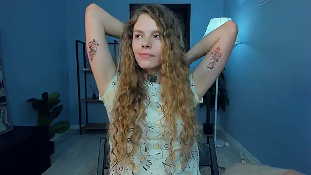 RayaNenliaのライブXXXチャット