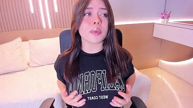 Sexy_paradise18_ élő XXX-chatje