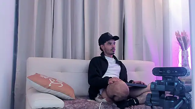 Chatroom XXX en direct de Timothe_Evans