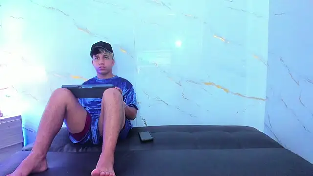 Chatroom XXX en direct de Roman_cute