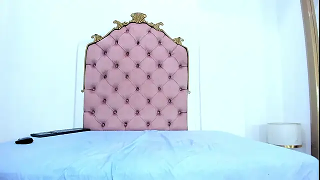 XXX chat uživo modela naia_cox