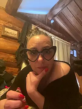 XXX chat uživo modela Reine_du_Vice84