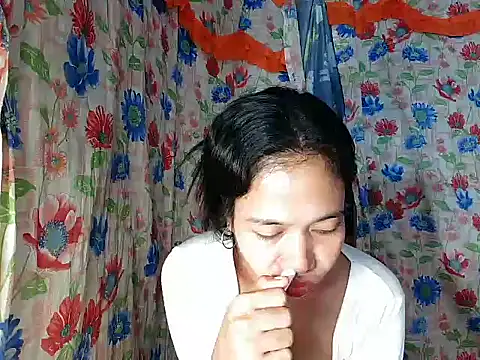 PinaySkinnyGirl live XXX chat