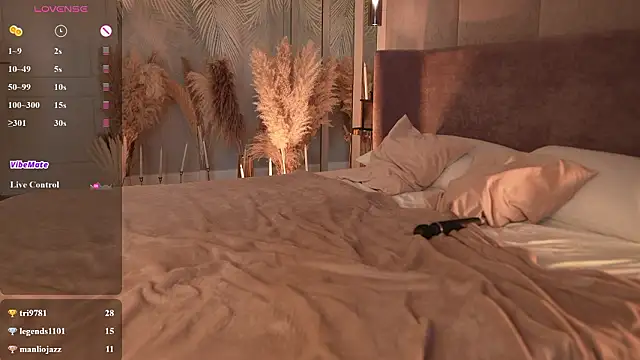 AdoraCortes: онлайн-секс-чат