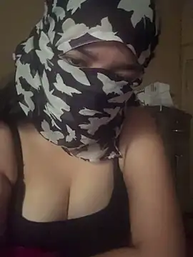 crazy111girl Adlı Modelin Canlı XXX Sohbeti