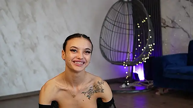 RachelRavee's Webcam Show