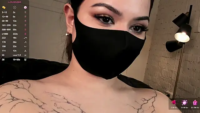 Dark_Moni élő XXX-chatje