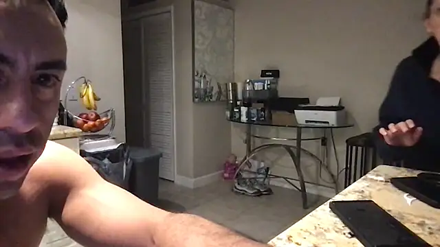 Czat XXX na żywo – BigGuyMuscle