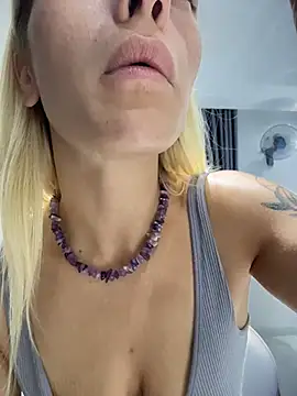 Chatroom XXX en direct de -Sexy_Barbie-