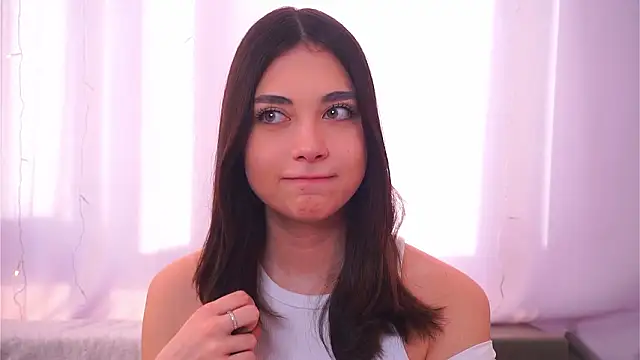 ElyseMangina Adlı Modelin Canlı XXX Sohbeti