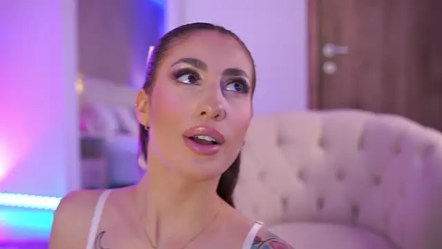 OhhAisha – Naživo XXX chat