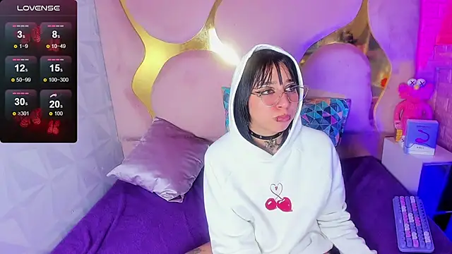 NaniiSisy's Live XXX Chat