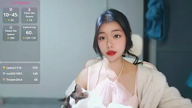 -XiaoYu-777 Chat XXX in diretta