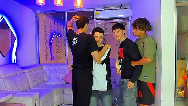 Онлайн чат XXX Houseofwarrios