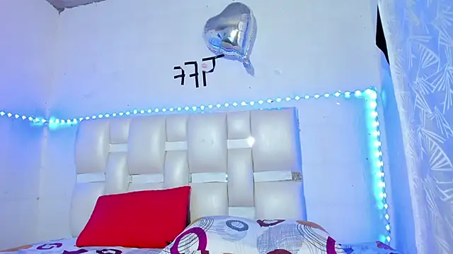 Anny_jhonsonx: διαδικτυακό σόου στην κάμερα