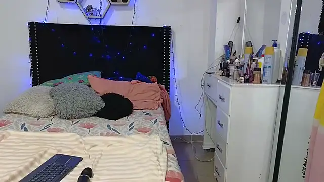 charlotte_077 Live XXX Chat