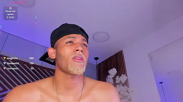 B_WildのライブXXXチャット