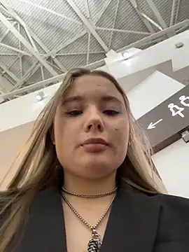 VineraSweet's Live XXX Chat