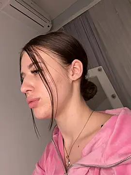 Milkissss Adlı Modelin Canlı XXX Sohbeti