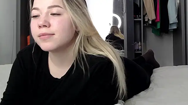 Embersweetbunny Adlı Modelin Canlı XXX Sohbeti