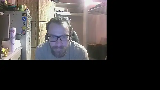 Titan505 现场XXX聊天