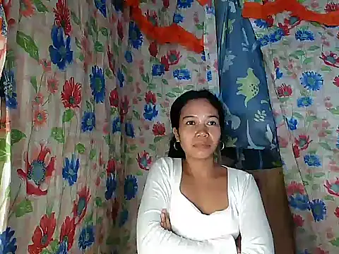 PinaySkinnyGirl Adlı Modelin Canlı XXX Sohbeti