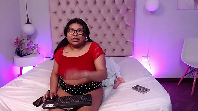 Kiri_Black_ Chat XXX live