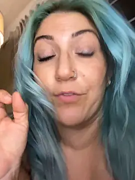 LittleMissEeve 即時 XXX 聊天