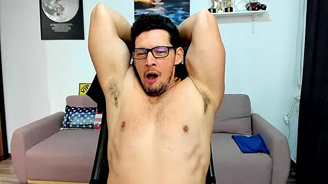 BrutusK08 Chat XXX live