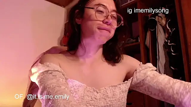 emily_pearl_'s Webcam Show