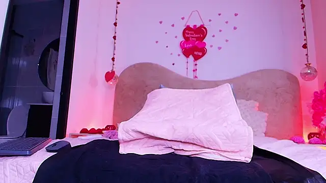 Chat +18 de zzoe_ ao vivo