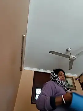 Hot-Sana2: απευθείας συνομιλία ΧΧΧ