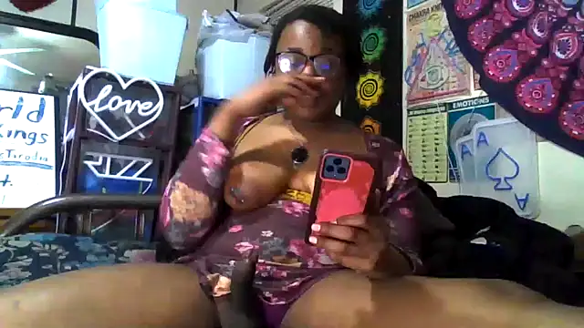 GardeniaFields: διαδικτυακό σόου στην κάμερα