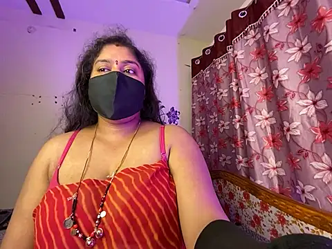 LouleyRanii Chat XXX live